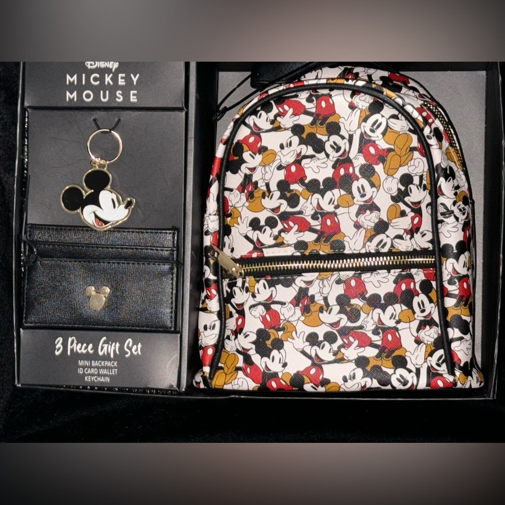 Disney Mickey Mouse 3 Piece Gift Set with Gift Box.